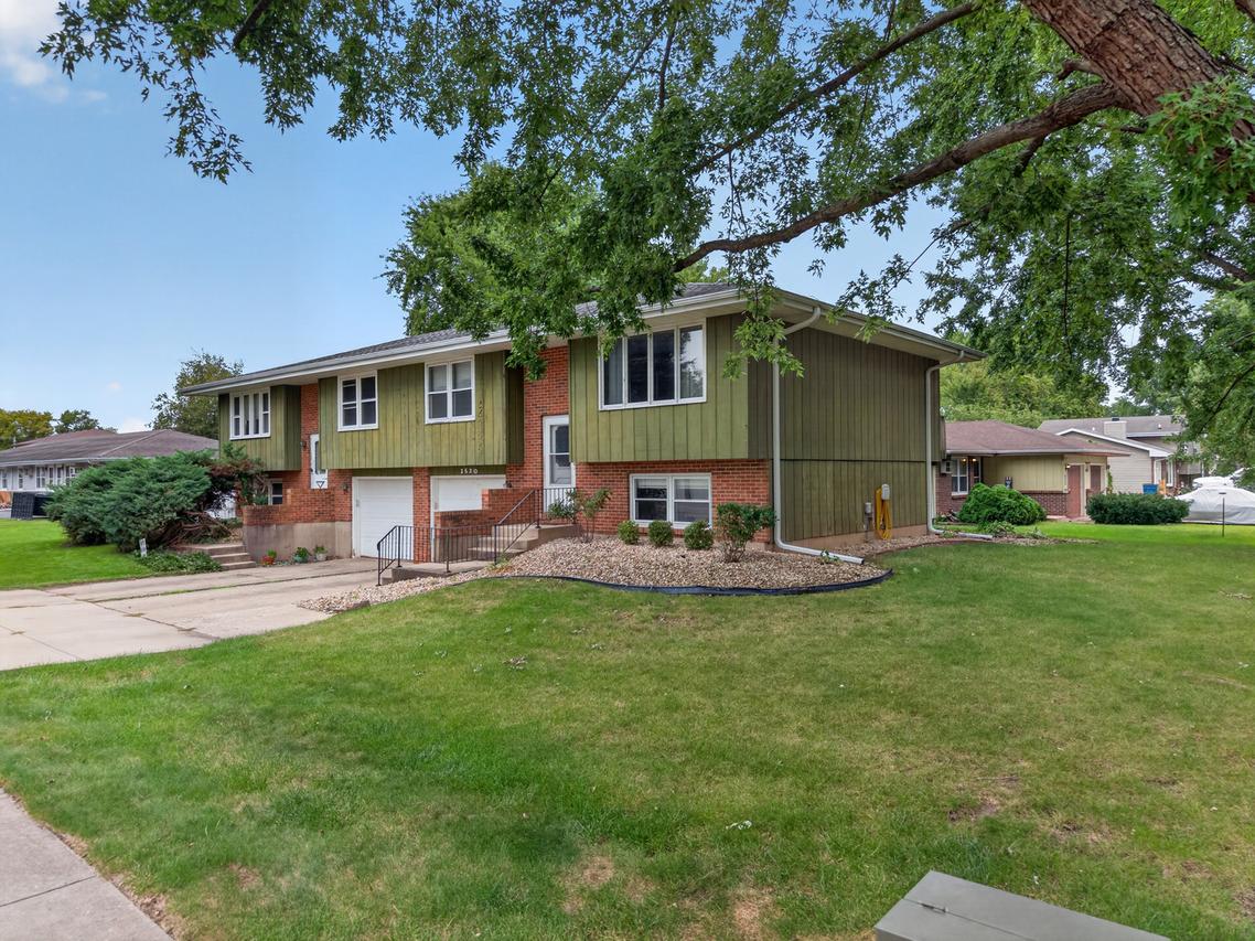 1520 Adams St., Ottawa, IL 61350