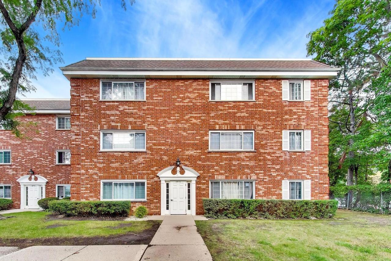 6876 W Touhy Ave. #3E, Niles, IL 60714