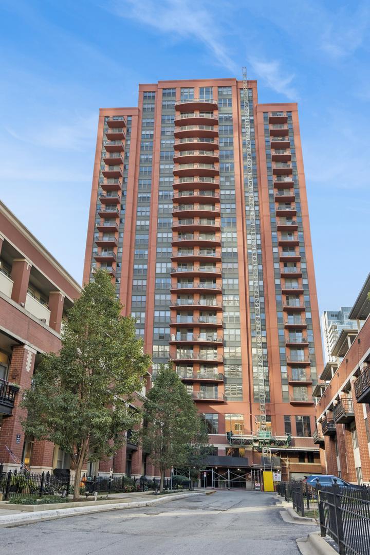 330 N Jefferson St. #1206, Chicago, IL 60661