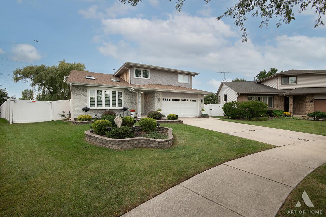 2195 W Cimarron Way, Addison, IL 60101