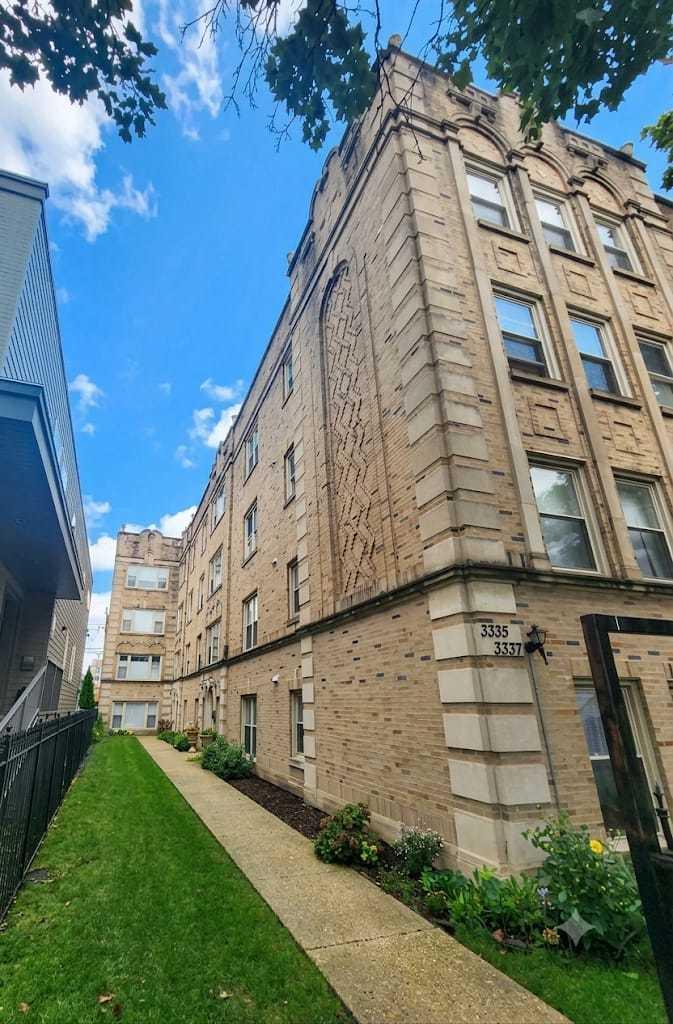3335 W Belle Plaine Ave. #3A, Chicago, IL 60618
