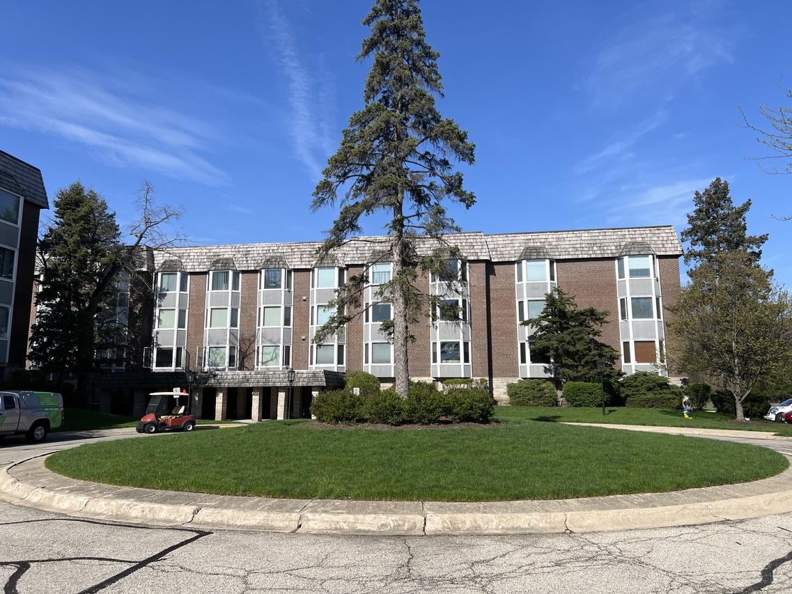 2600 Windsor Mall #2E, Park Ridge, IL 60068