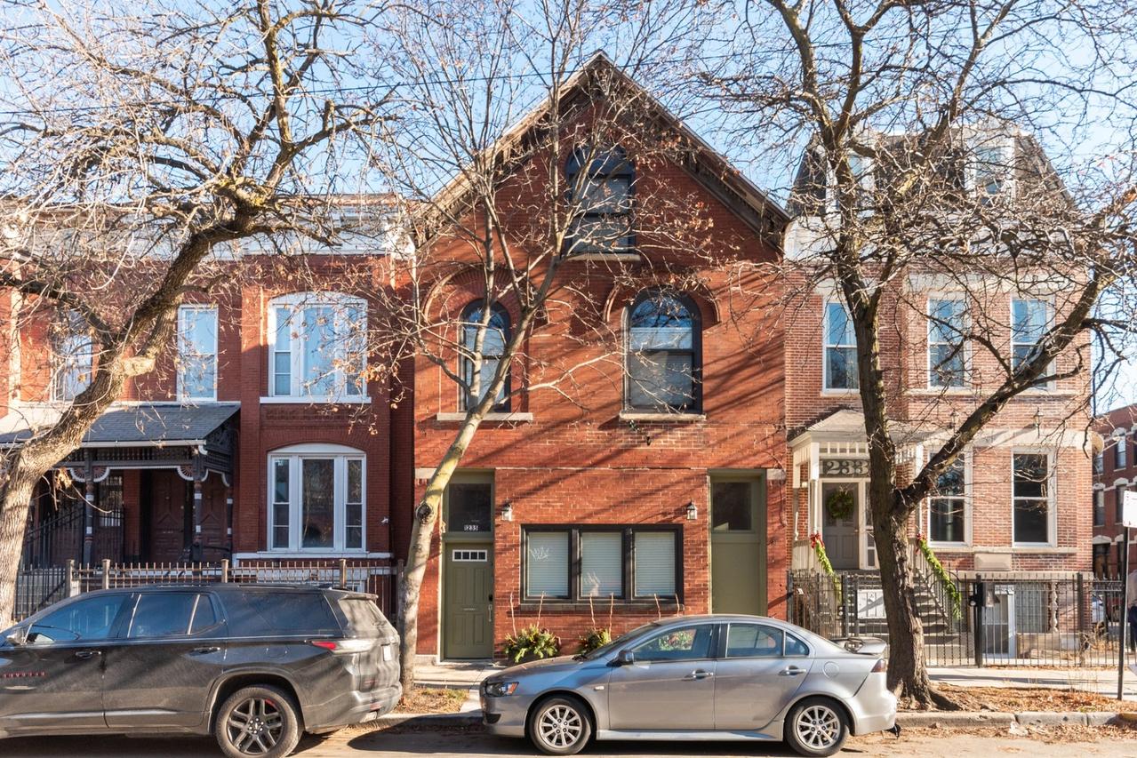 1235 N Damen Ave., Chicago, IL 60622