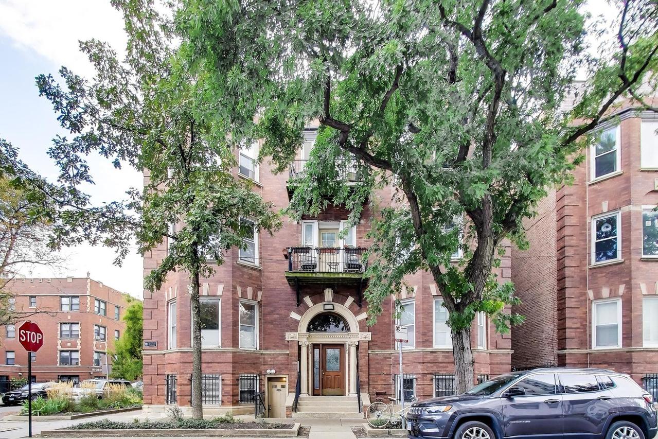 5201 S Blackstone Ave. #1W, Chicago, IL 60615