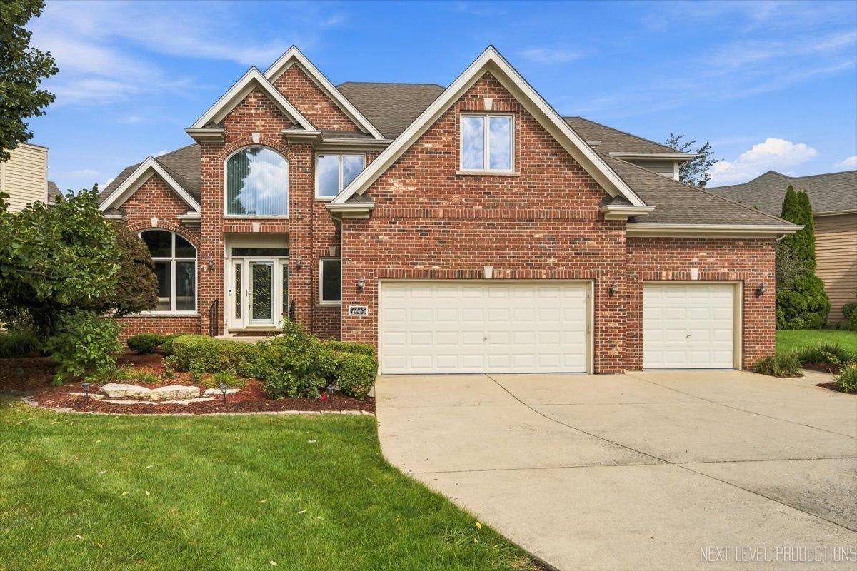 2775 Ginger Woods Dr., Aurora, IL 60502