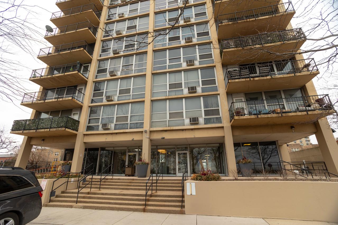 6730 S South Shore Dr. #501, Chicago, IL 60649