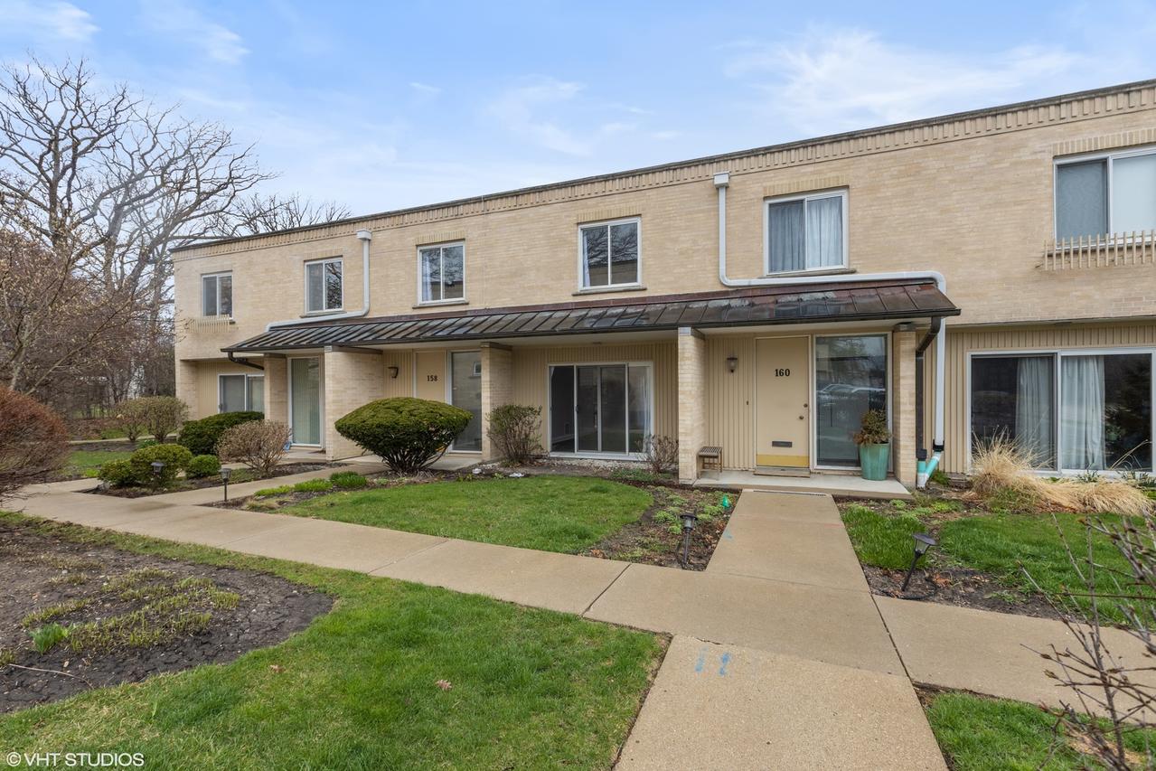 158 Green Bay Rd., Glencoe, IL 60022