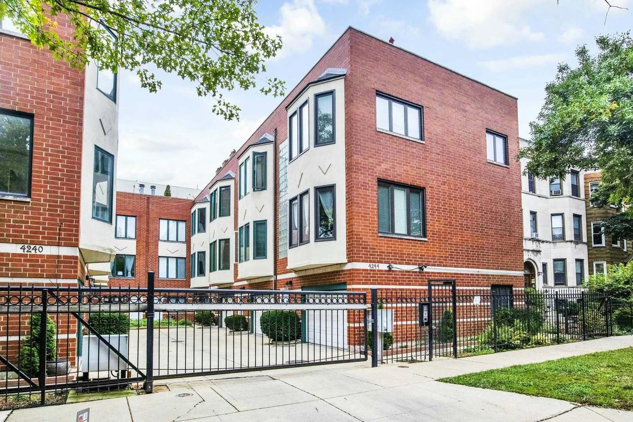 4240 N Kenmore Ave. #3N, Chicago, IL 60613