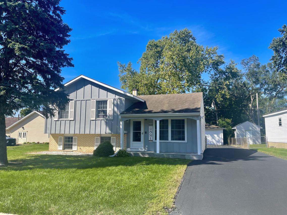 1578 Charles Dr., Glendale Heights, IL 60139