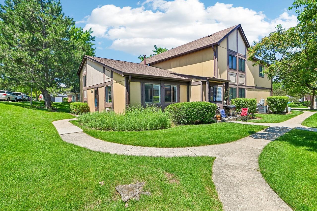1298 Inverrary Ln., Palatine, IL 60074