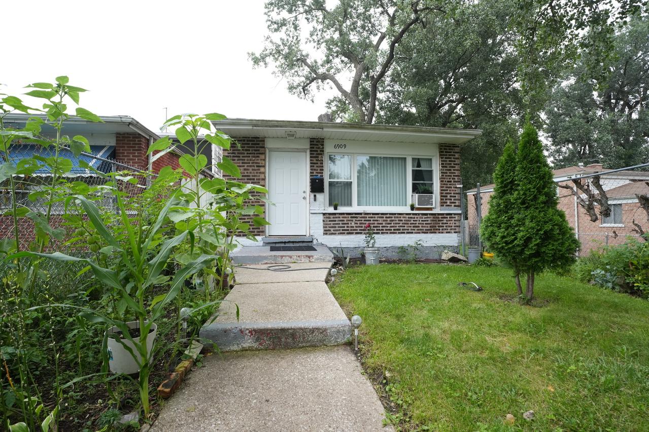 6909 S Ada St., Chicago, IL 60636