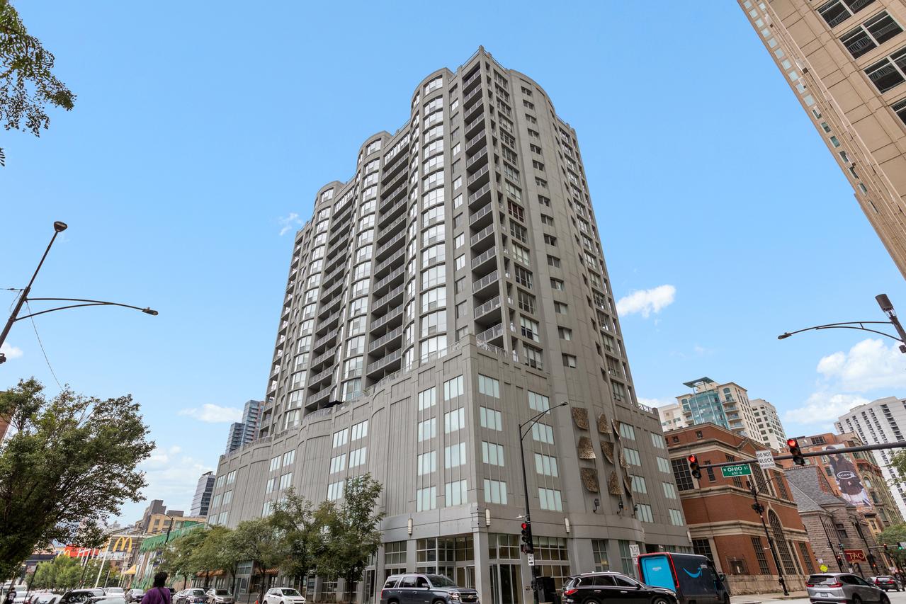 600 N Dearborn St. #1707, Chicago, IL 60654