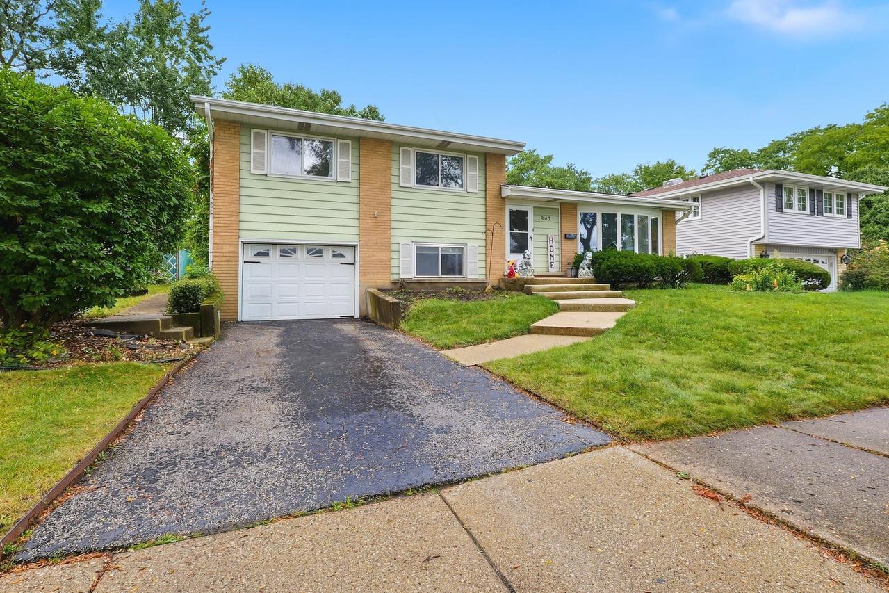 842 S School St., Lombard, IL 60148