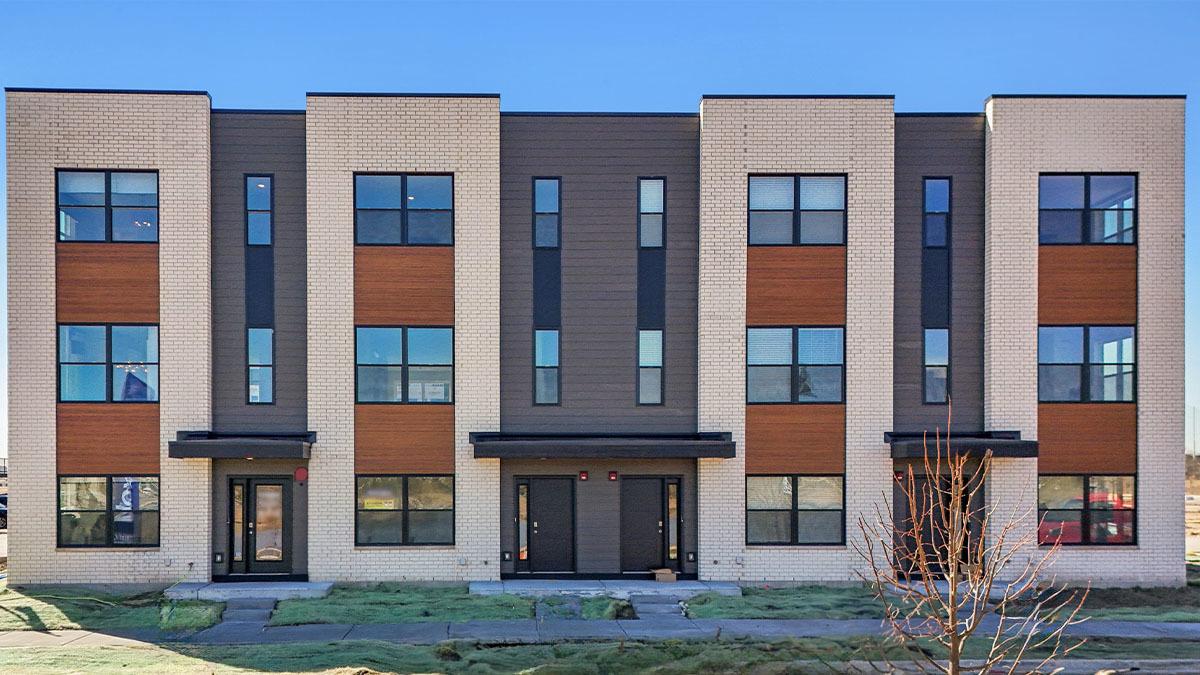 2225 Bayside Dr., Schaumburg, IL 60173