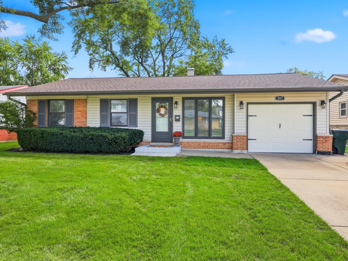 267 Holly Ln., Elk Grove Village, IL 60007