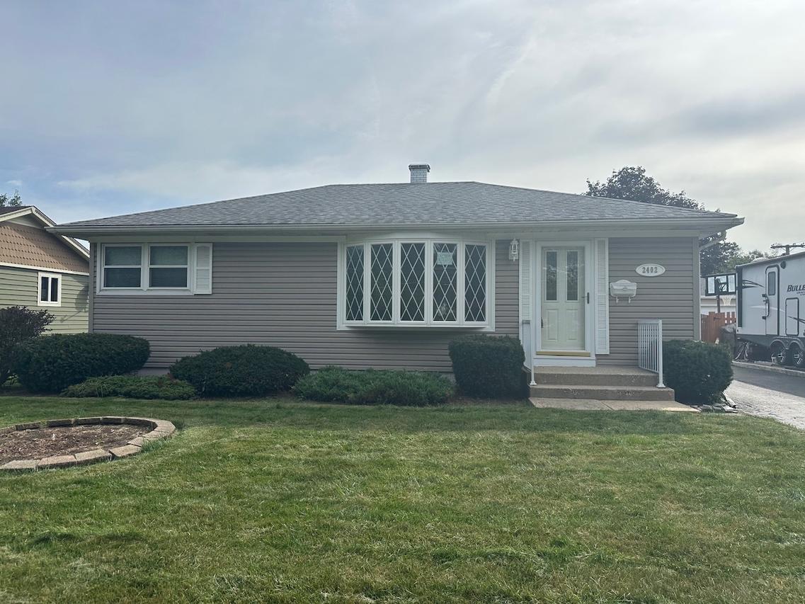 2402 Rohlwing Rd., Rolling Meadows, IL 60008