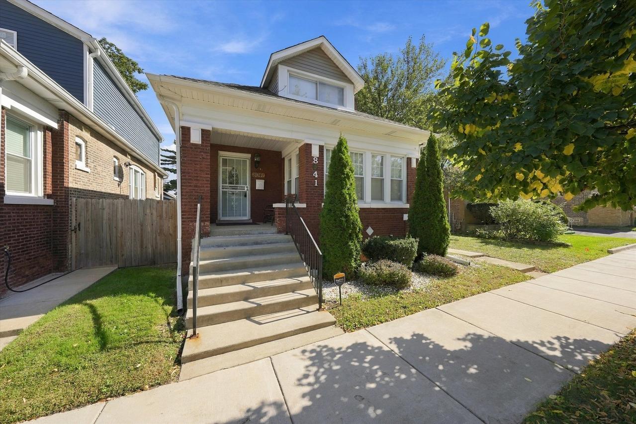 8041 S Dorchester Ave., Chicago, IL 60619