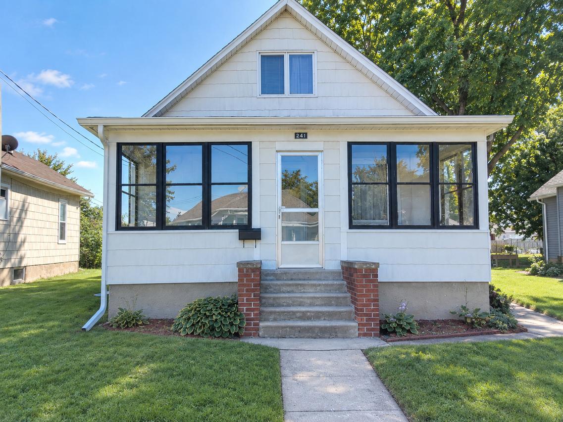 241 E 1st St., Oglesby, IL 61348