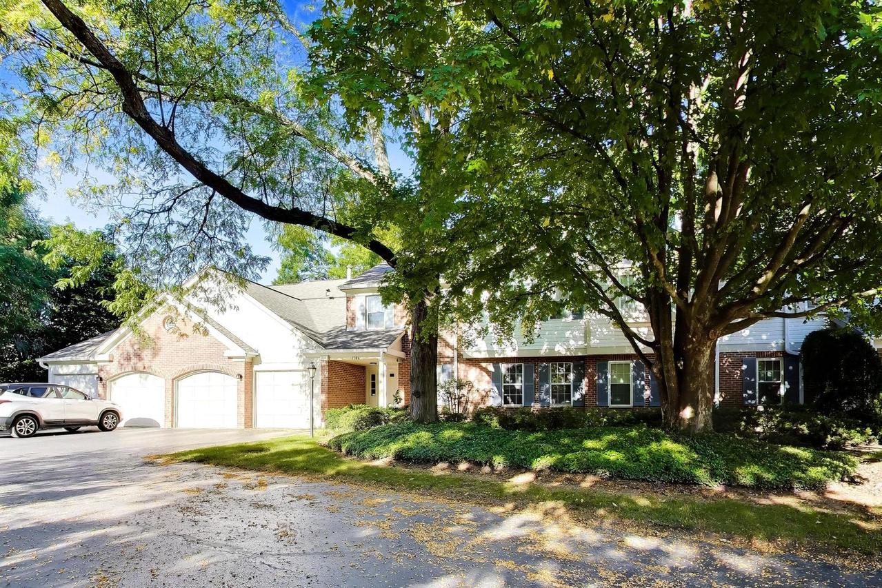1506 Canbury Ct. #2A, Wheeling, IL 60090