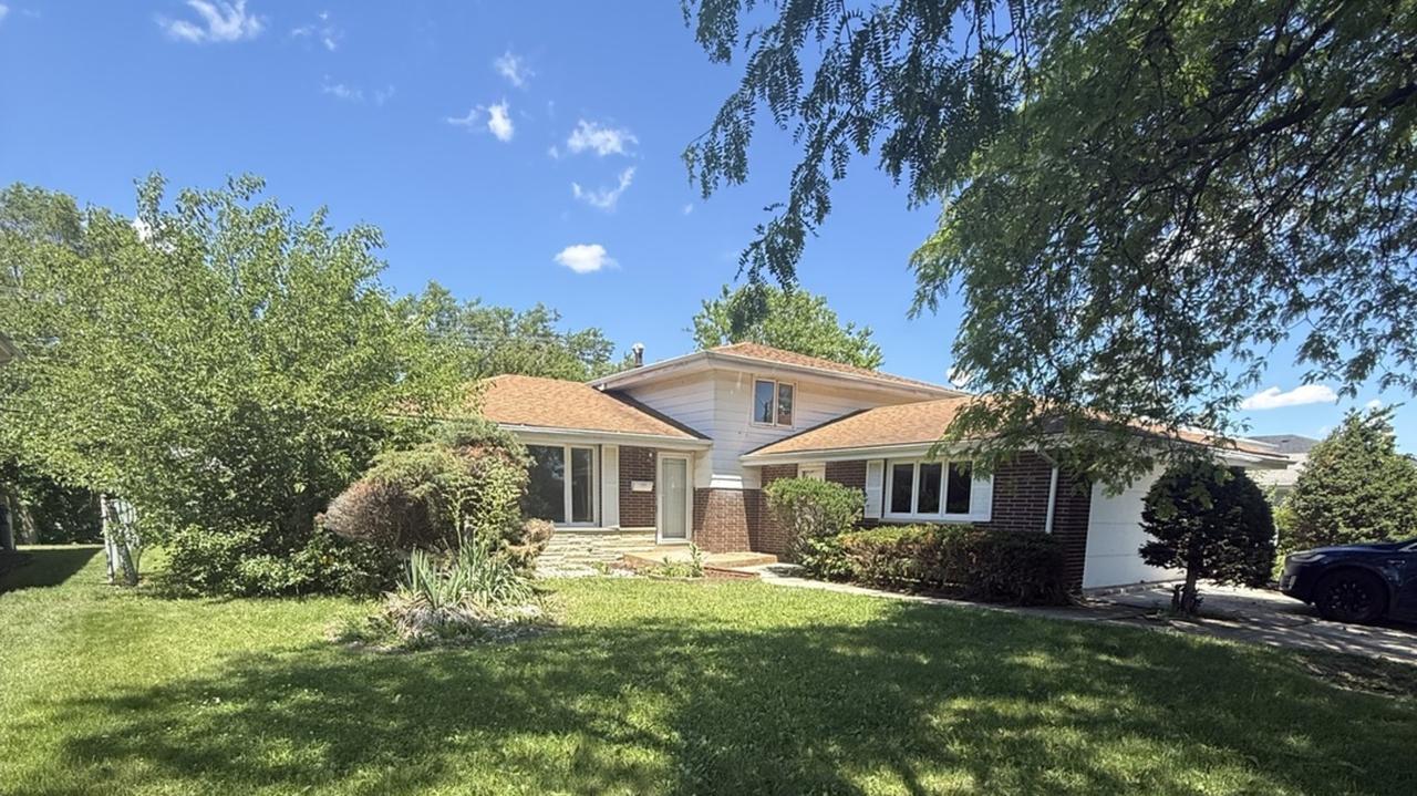 942 E 168th St., South Holland, IL 60473