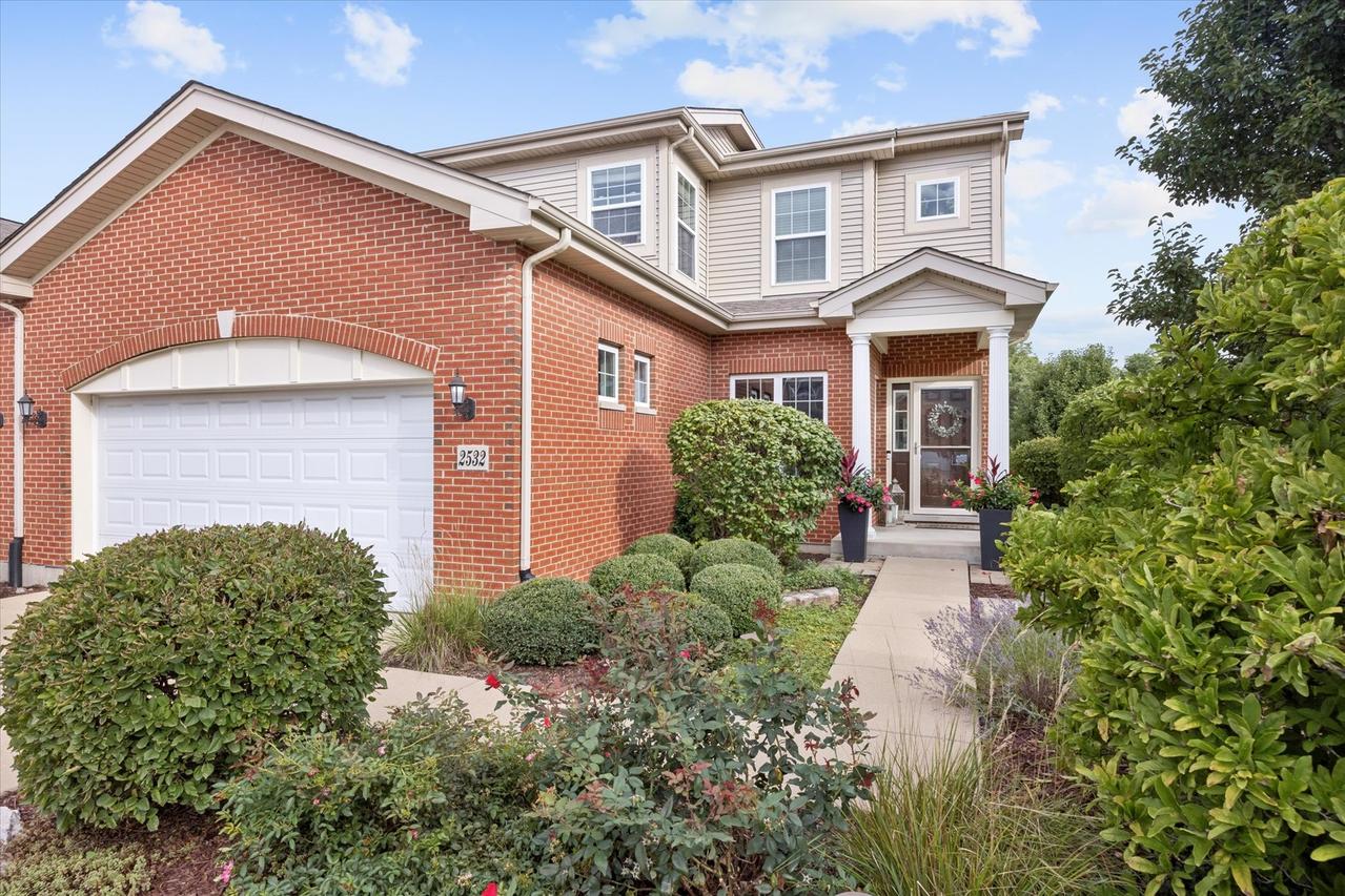 2532 Cedar Hill Ln., Woodridge, IL 60517