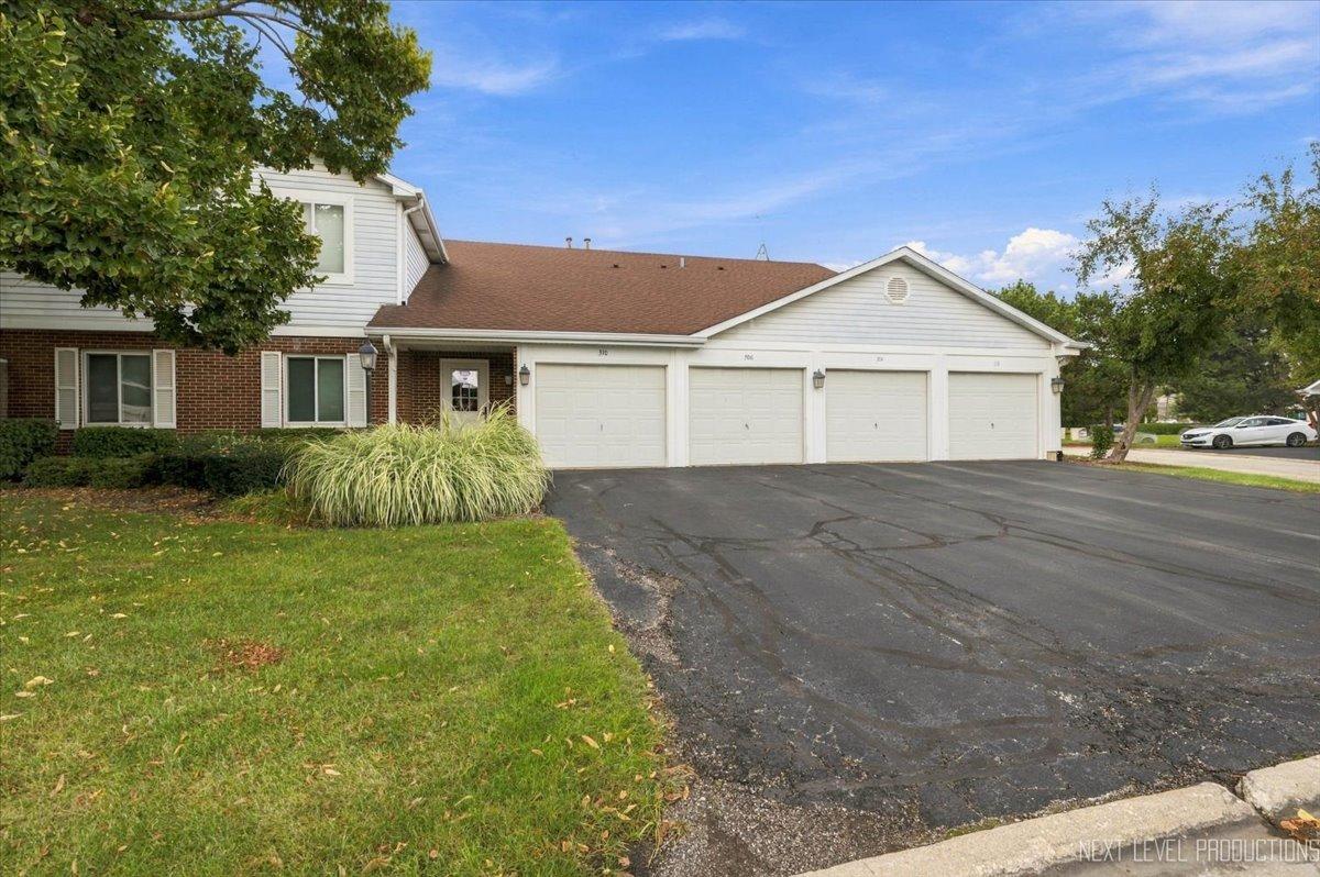 308 Primrose Ct., Aurora, IL 60504