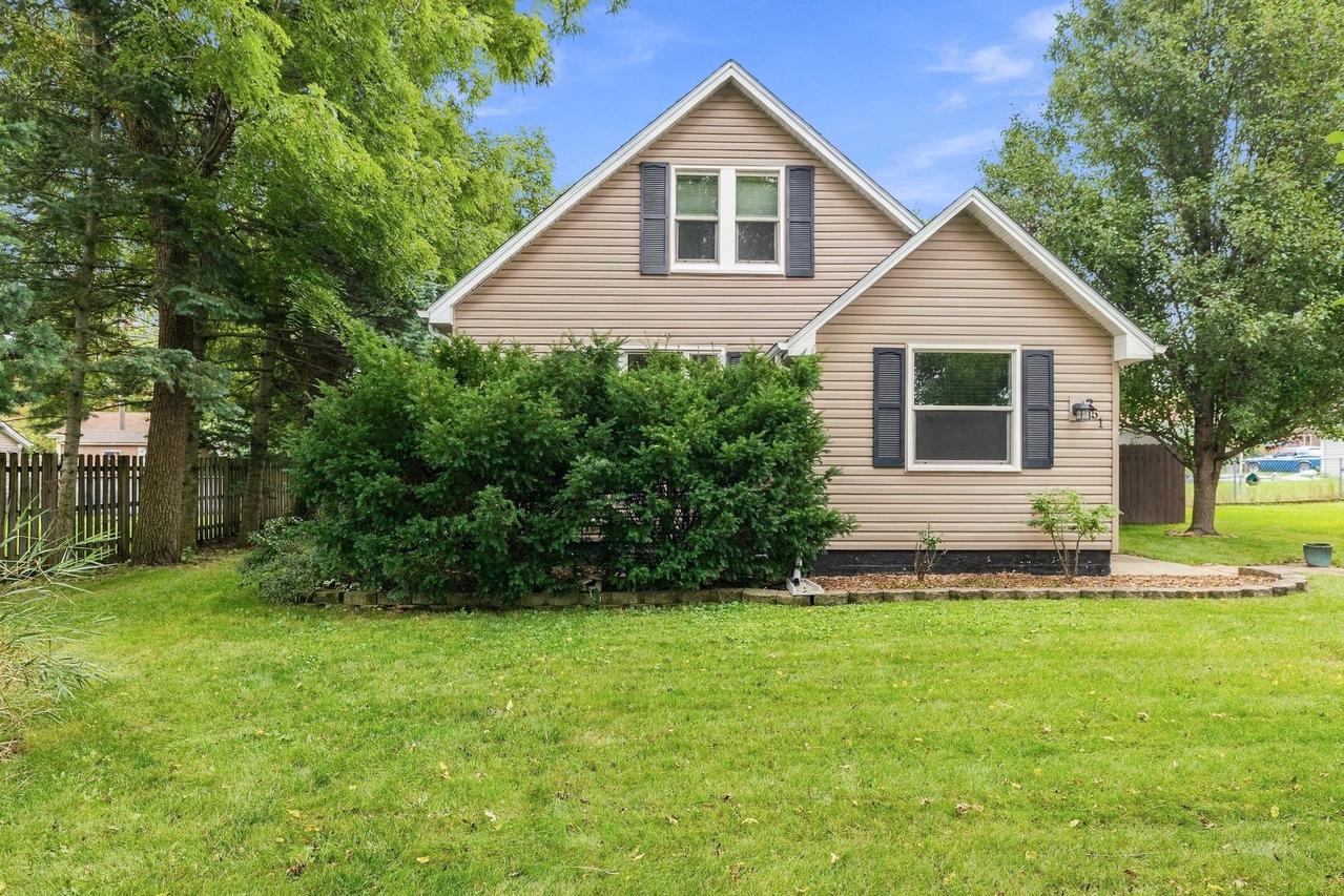 251 Prairie St., Hampshire, IL 60140