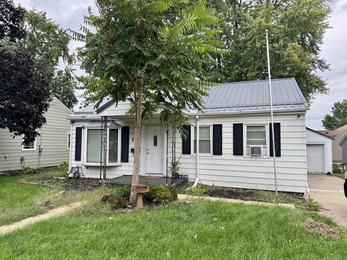 409 18th Ave., Sterling, IL 61081