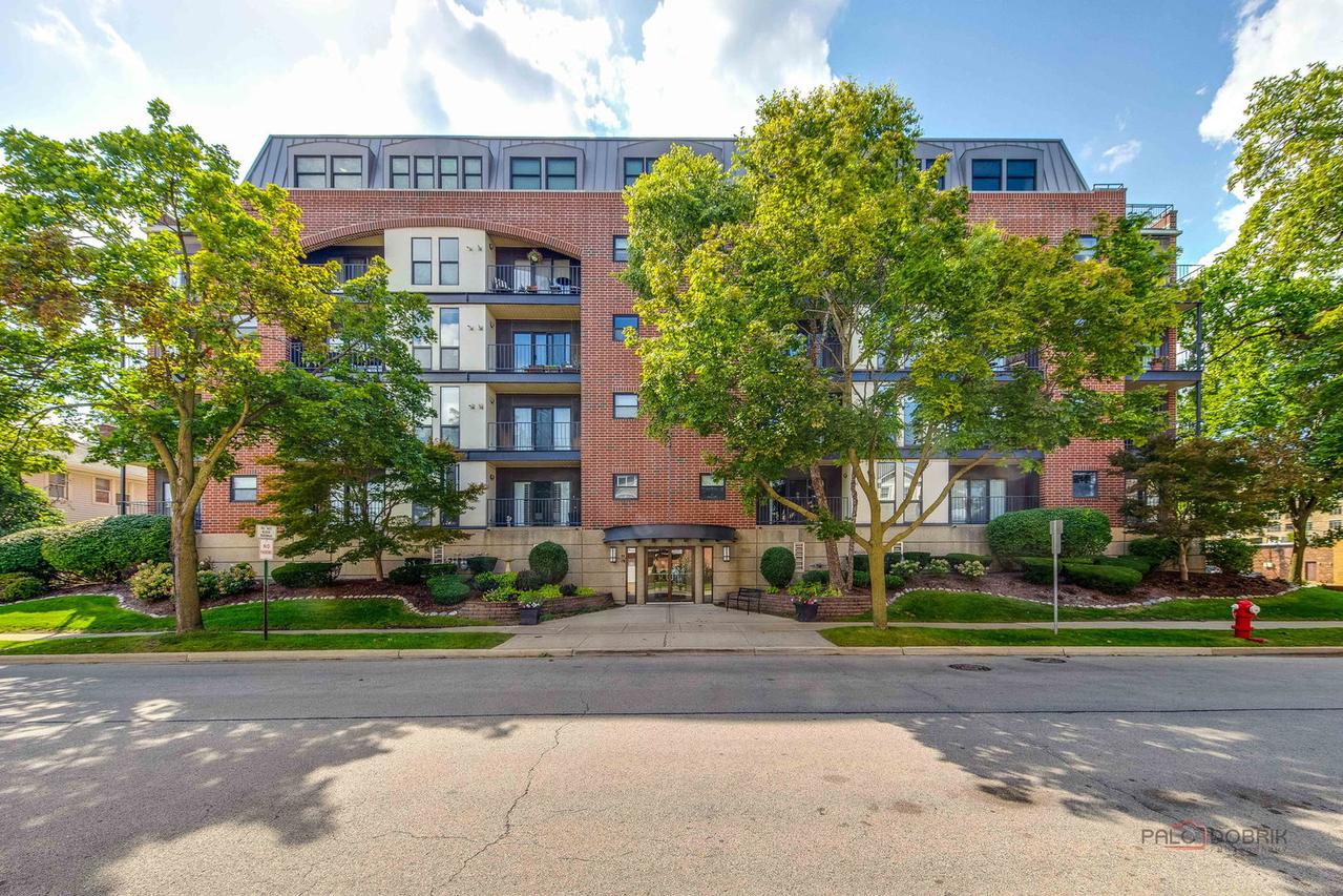 110 S Evergreen Ave. #4C-N, Arlington Heights, IL 60005