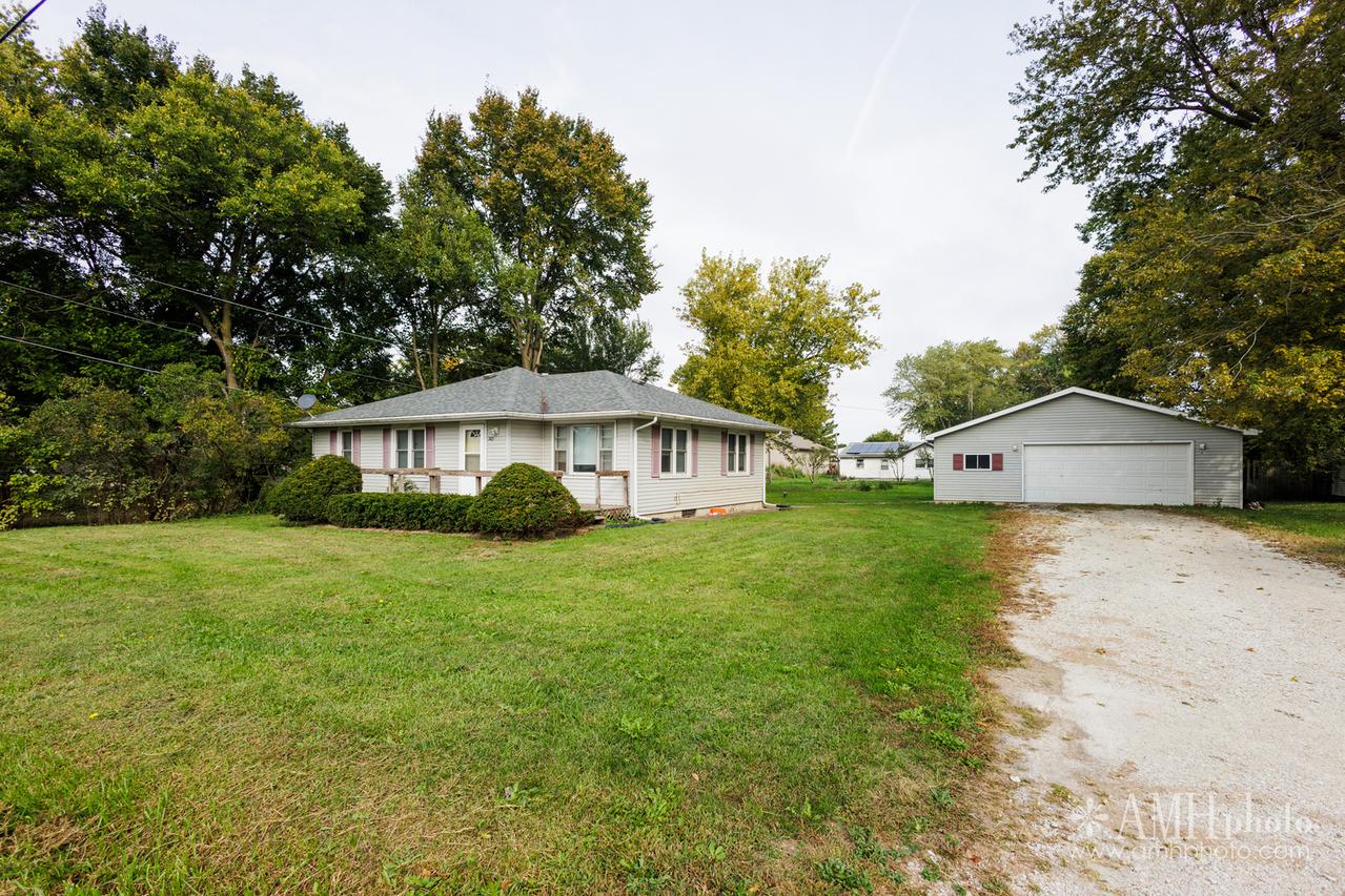 7405 E Canada St., St. Anne, IL 60964