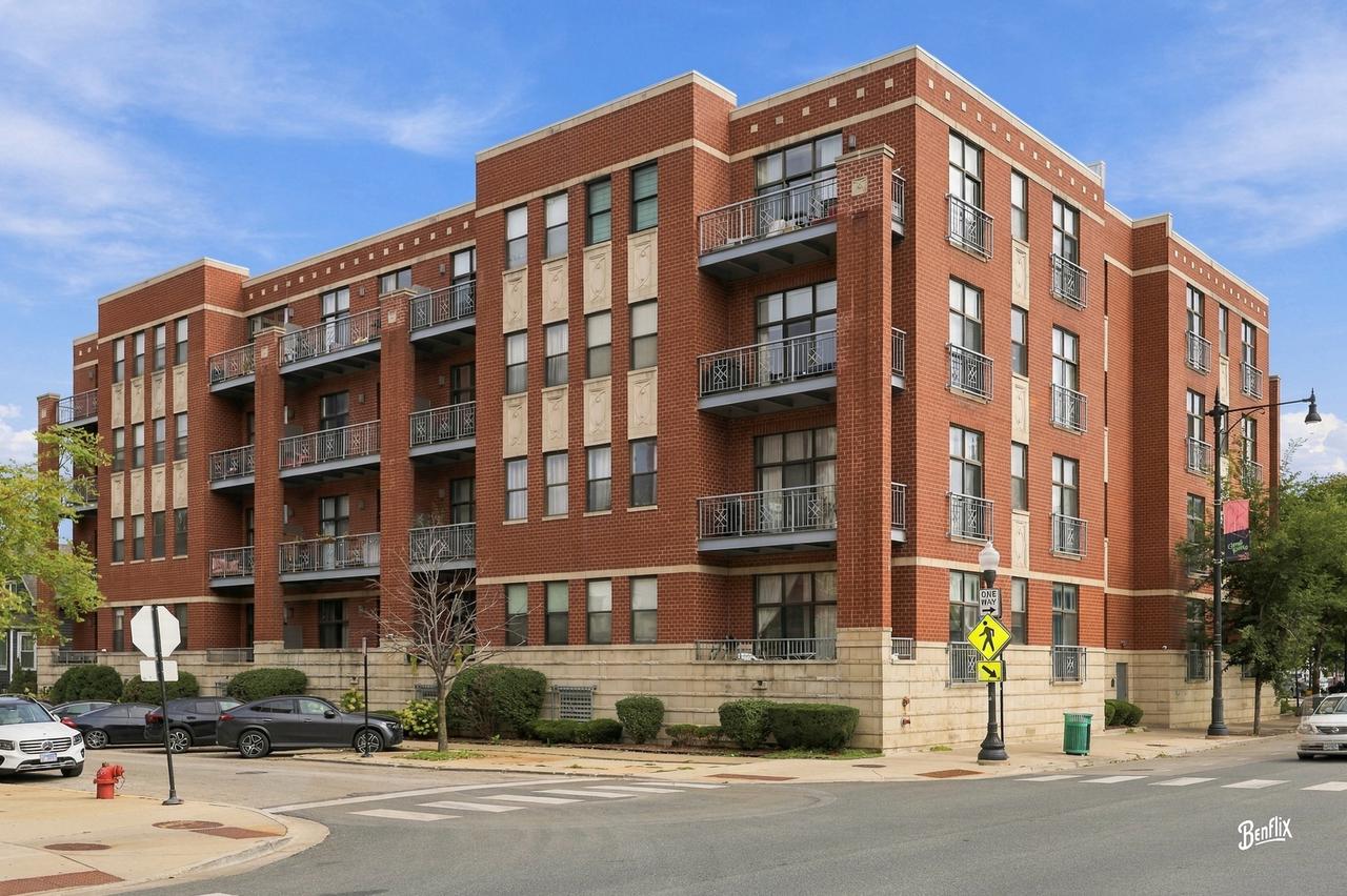 4011 N Francisco Ave. #111, Chicago, IL 60618