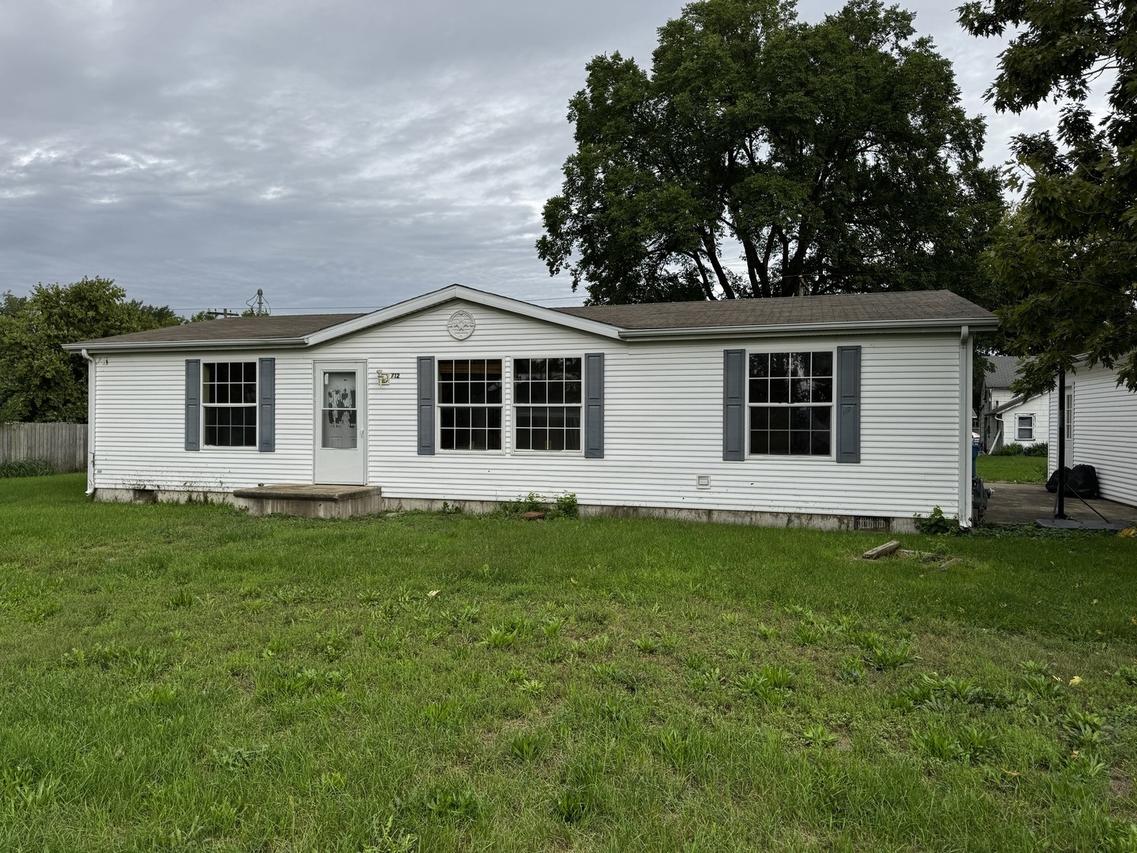 712 E Main St., Cornell, IL 61319