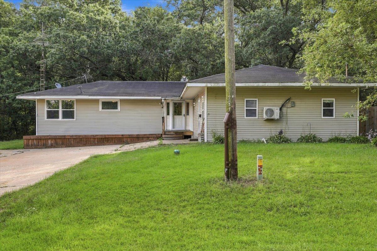 1572 Winnetka St., Dixon, IL 61021