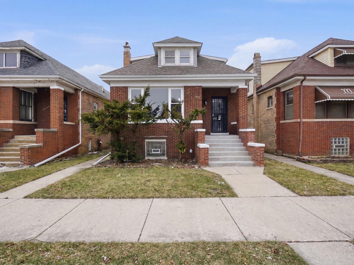 8011 S Dante Ave., Chicago, IL 60619