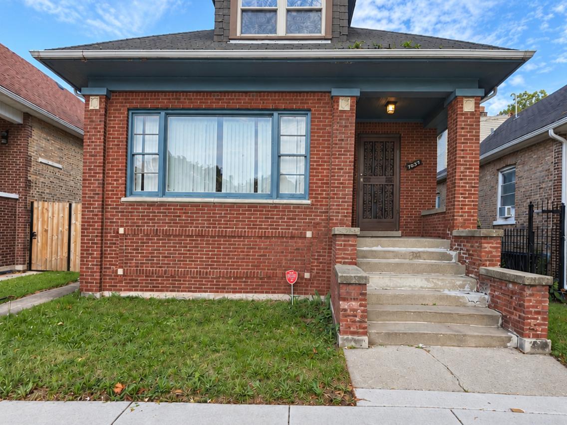7637 S Eberhart Ave., Chicago, IL 60619