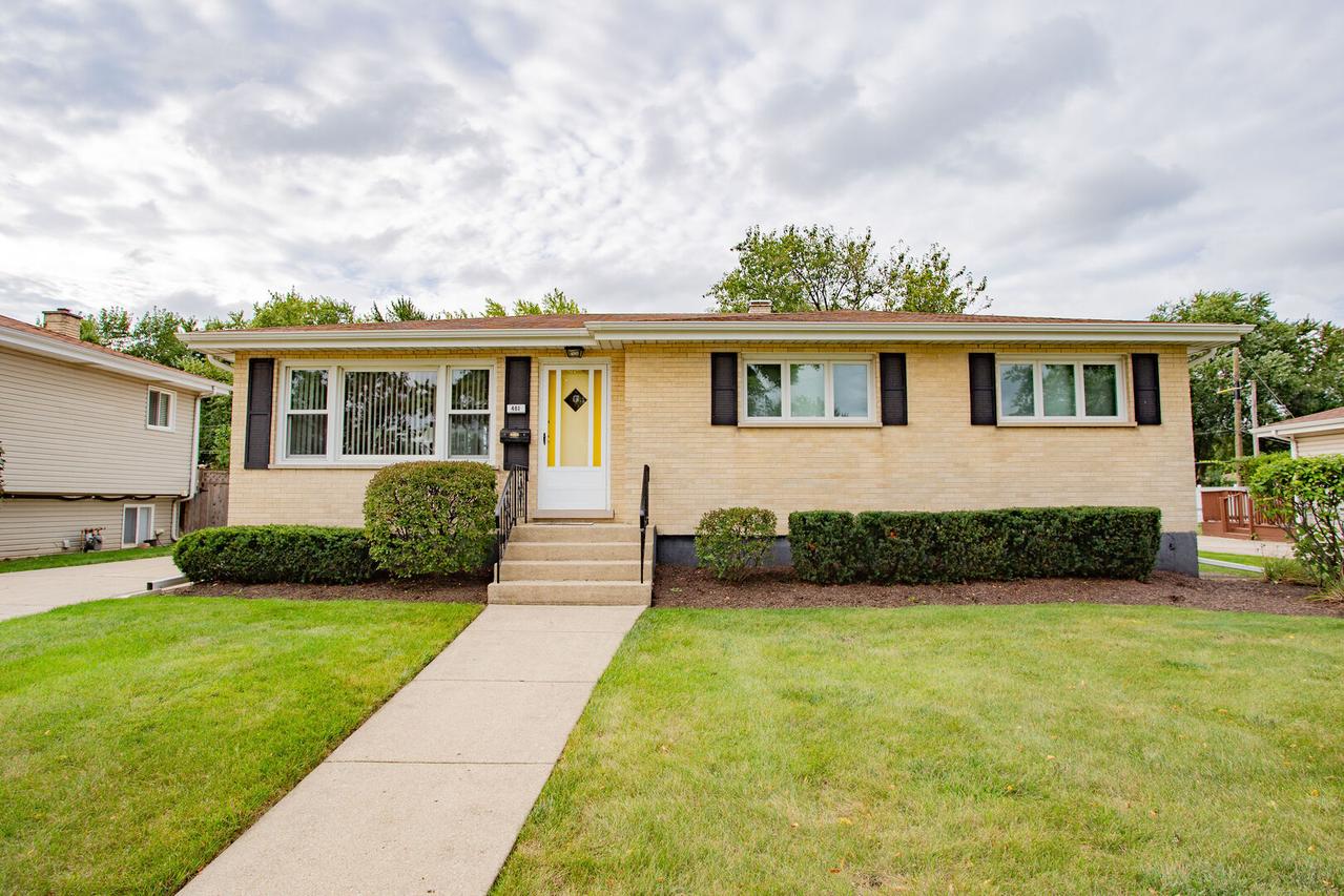 461 E Cherry Hill Dr., Addison, IL 60101