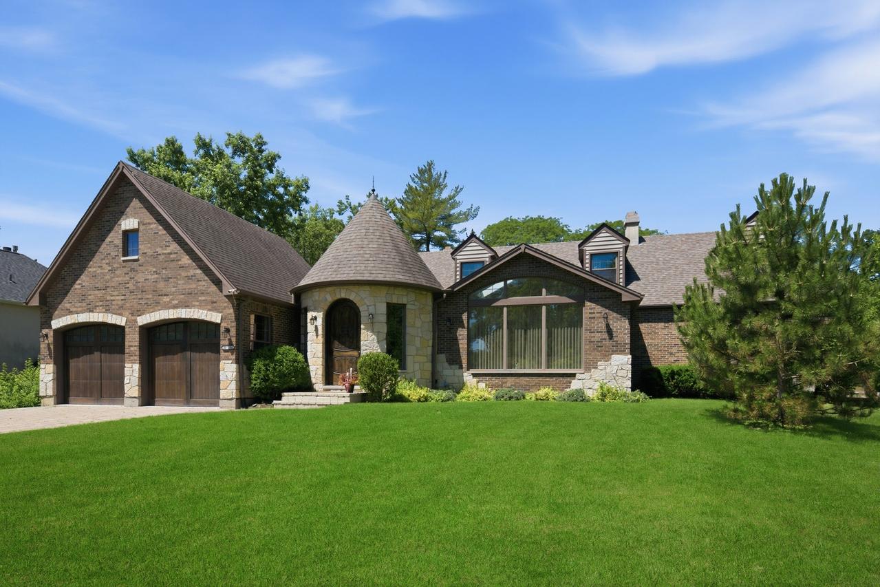 10S230 Grant St., Burr Ridge, IL 60527
