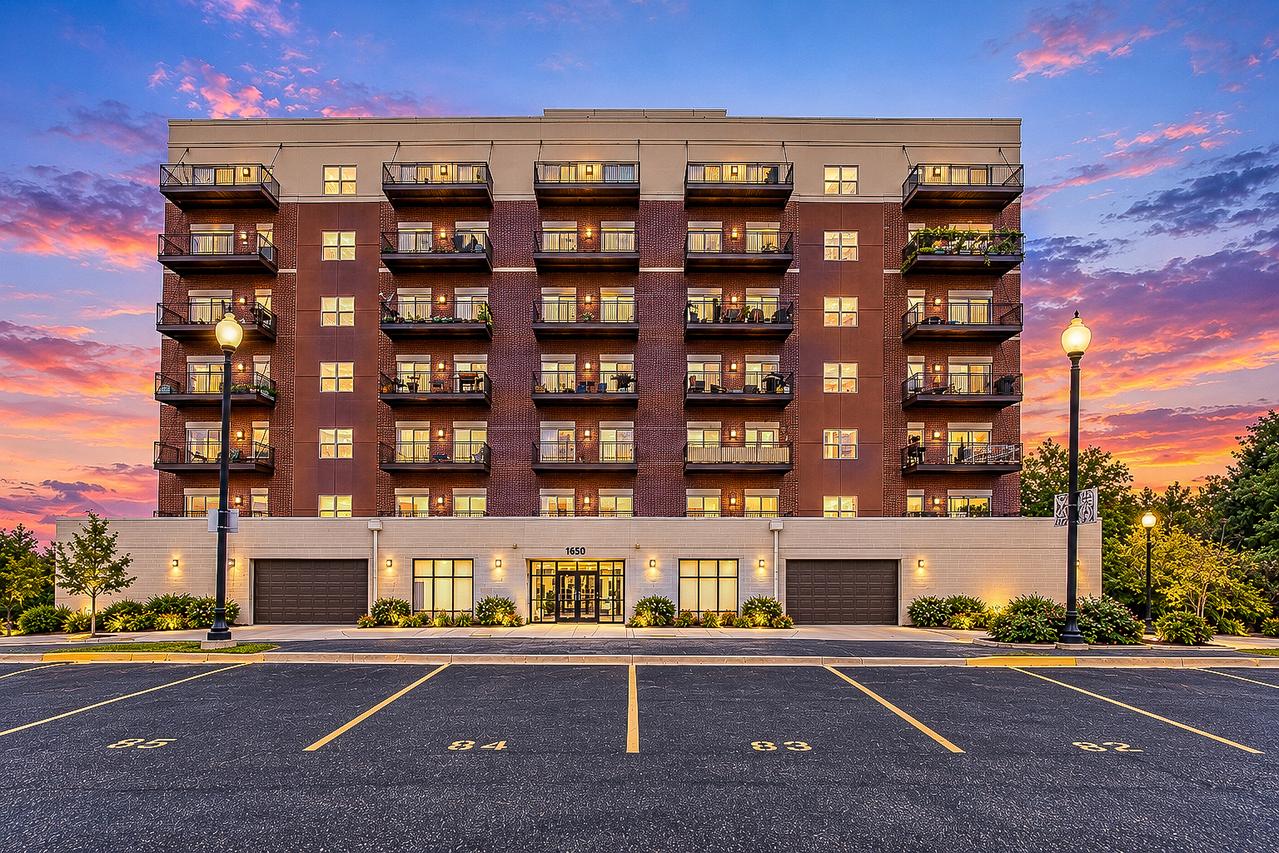 1650 Riverwoods Dr. #603, Melrose Park, IL 60160