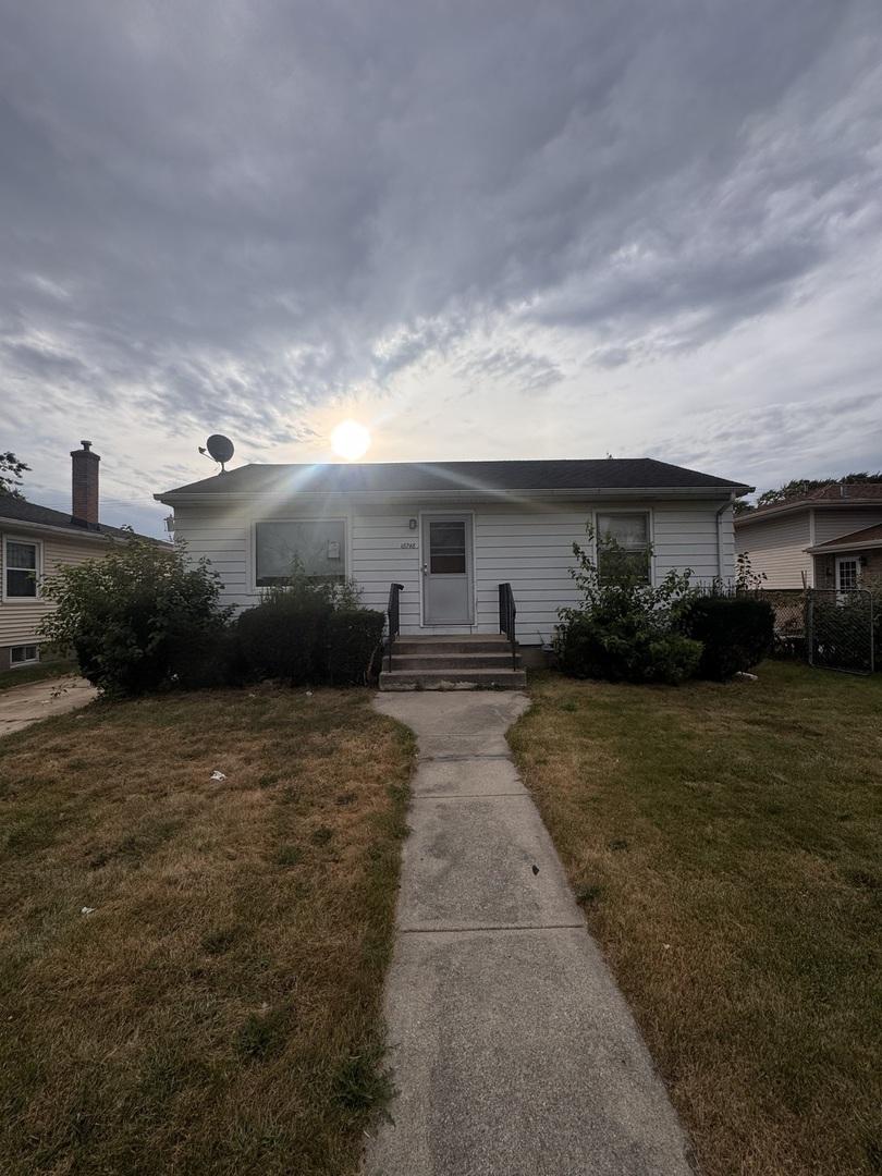 18748 Wentworth Ave., Lansing, IL 60438