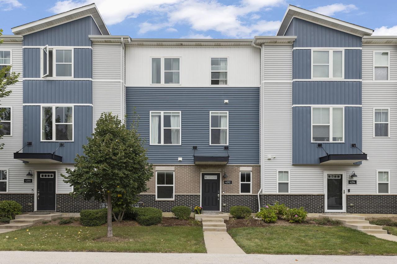 4192 Irving Rd., Aurora, IL 60504