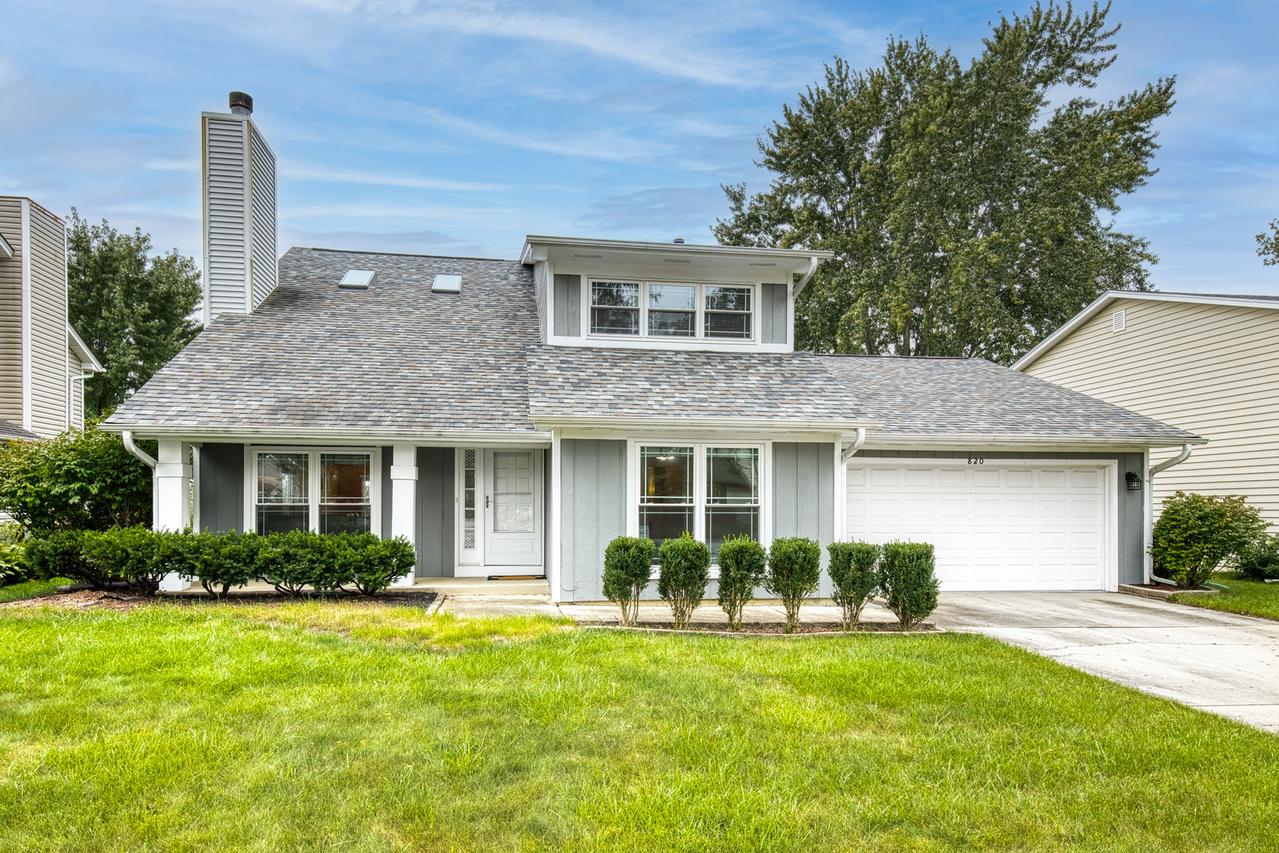 820 N Dexter Ln., Hoffman Estates, IL 60169