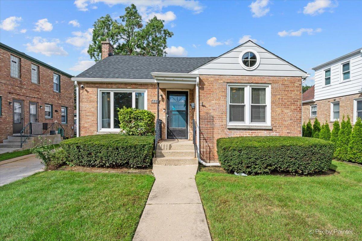 226 N Elmwood Ave., Waukegan, IL 60085