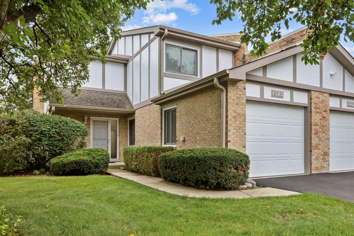 1525 Columbia Ct., Elk Grove Village, IL 60007