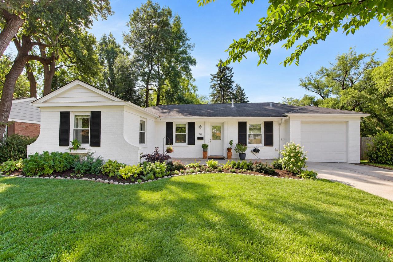 711 E Euclid Ave., Arlington Heights, IL 60004