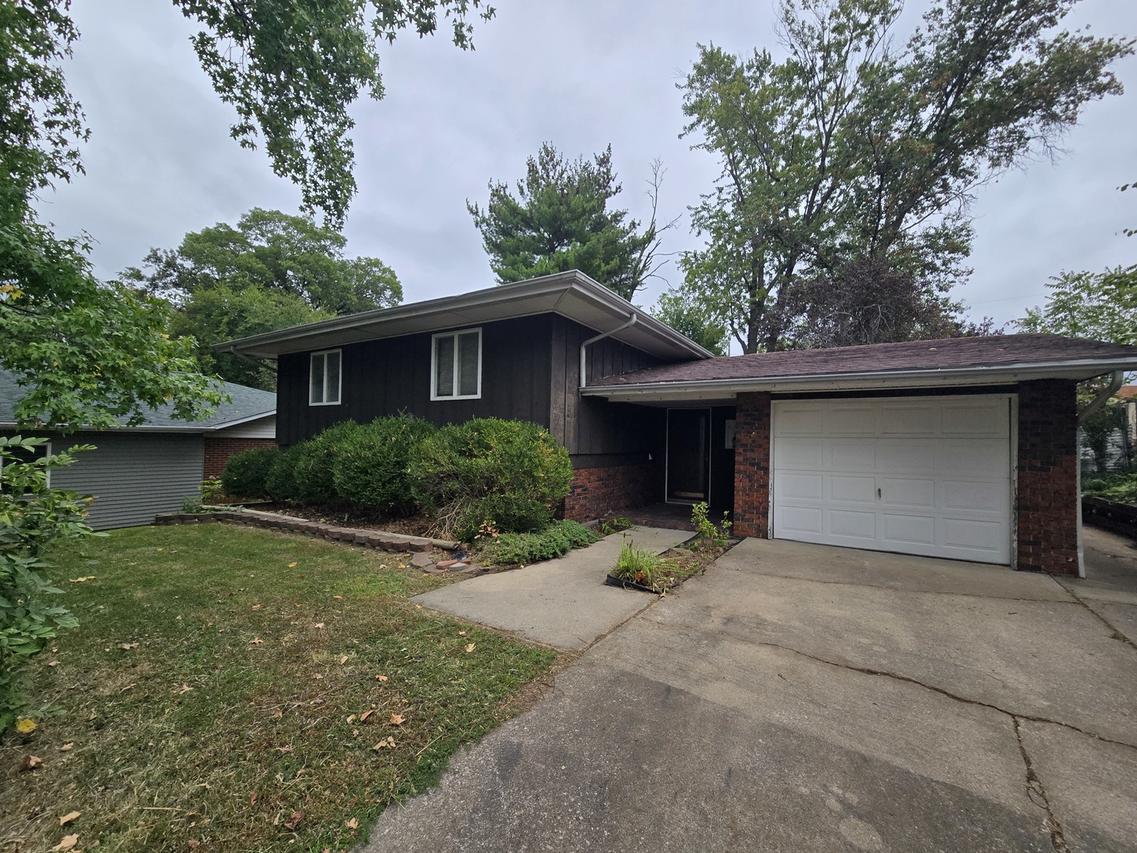 10 Westwood Dr., Mt Vernon, IL 62864