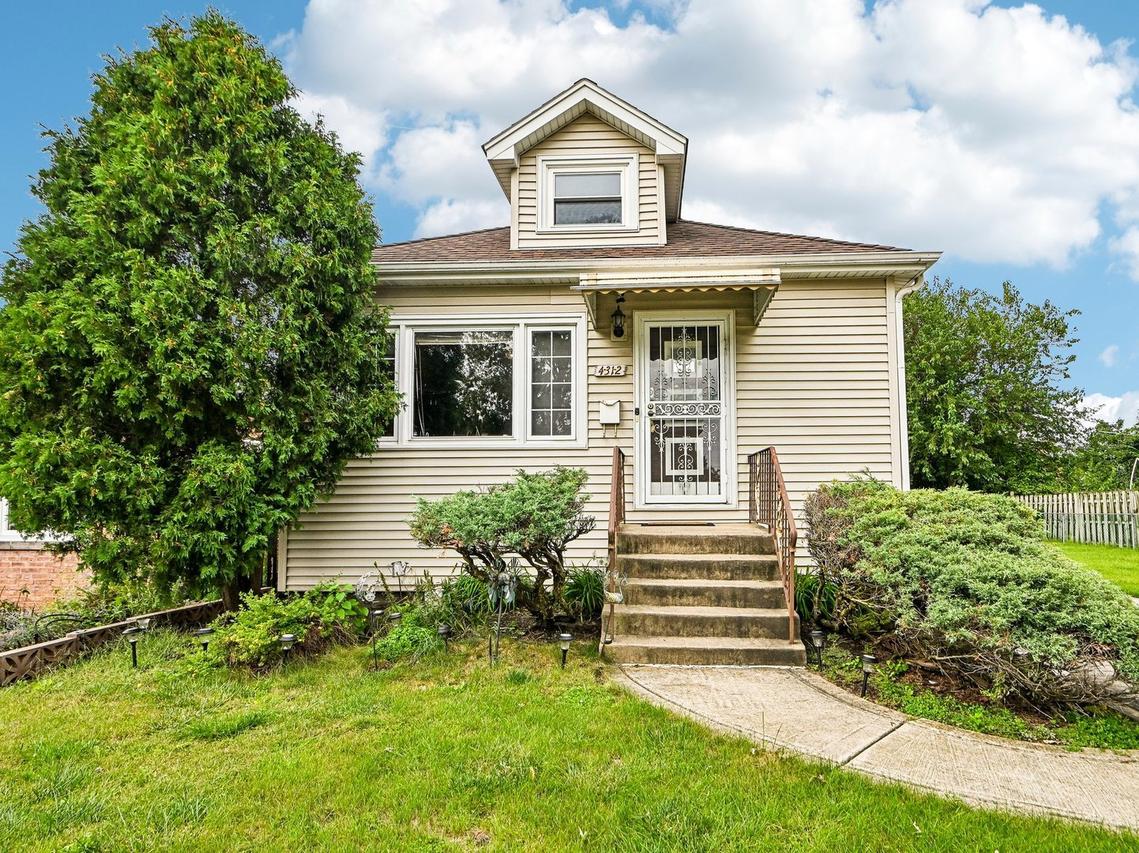 4312 Grace St., Schiller Park, IL 60176