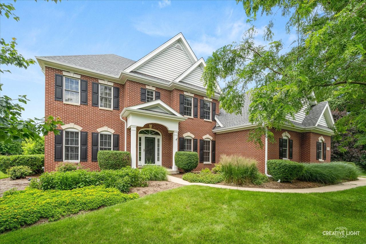 40W850 Stonecrest Dr., Elgin, IL 60124