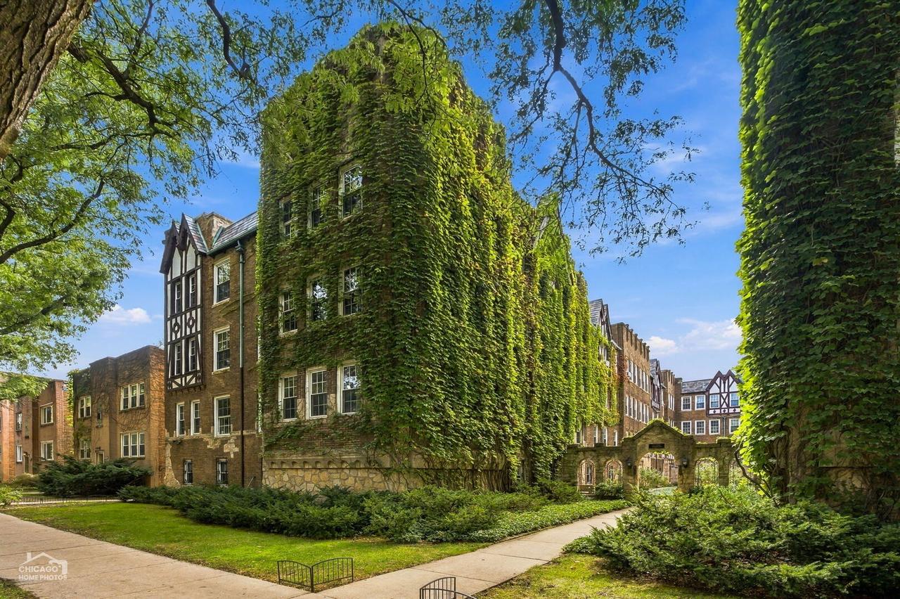 2325 W Farwell Ave. #3S, Chicago, IL 60645
