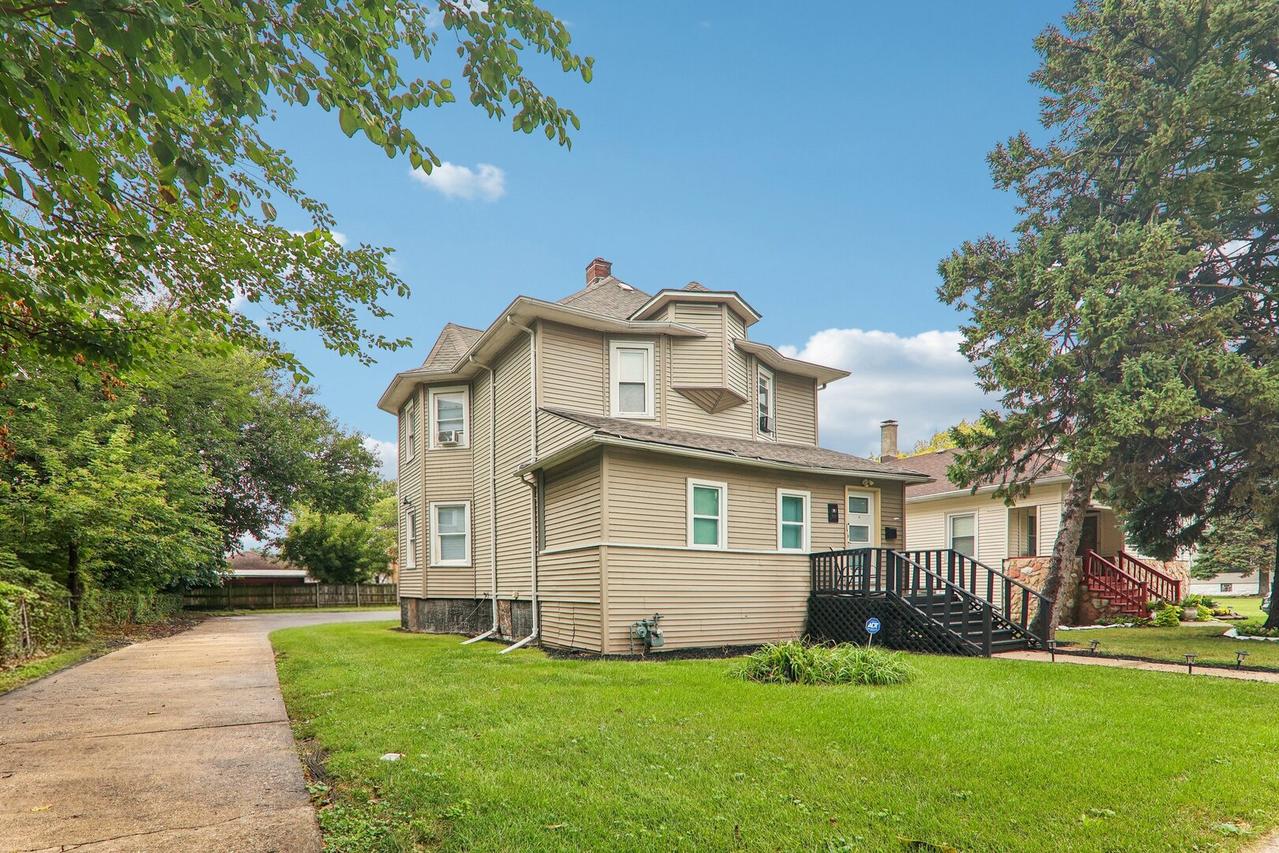 1404 S 8th Ave., Maywood, IL 60153