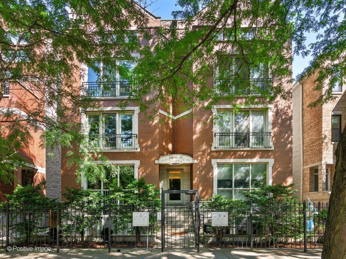 2917 N Damen Ave. #3N, Chicago, IL 60618